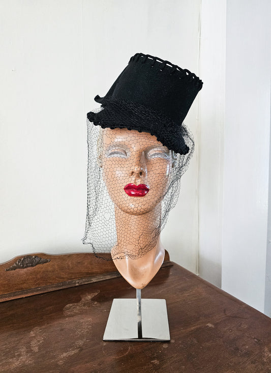 Late 1930s Top Hat Style Felt Tilt Hat